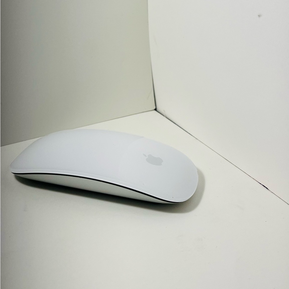 Apple Silver Magic Mouse - Picture 2 of 2